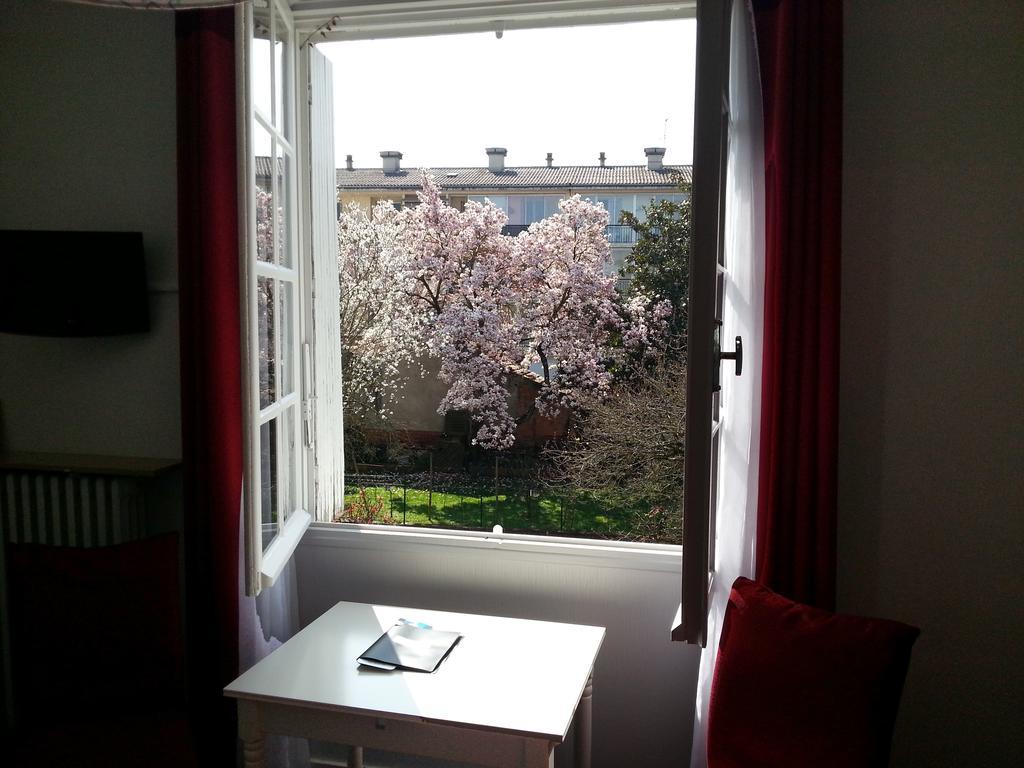 Hotel La Residence Villeneuve-sur-Lot Bagian luar foto