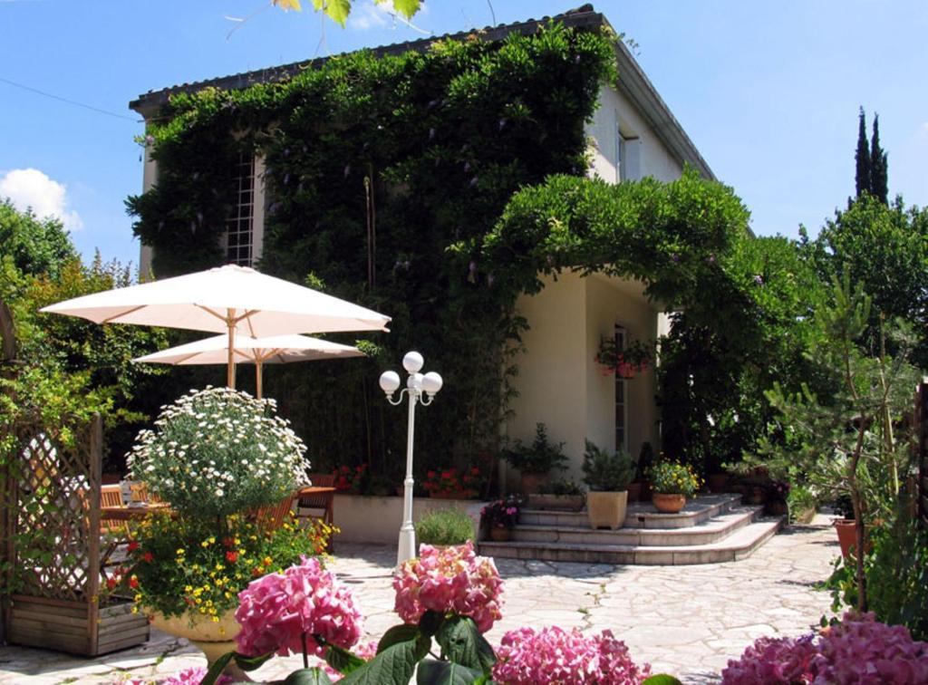 Hotel La Residence Villeneuve-sur-Lot Bagian luar foto