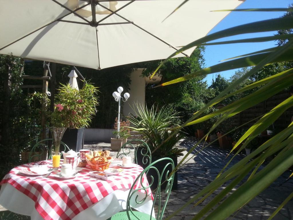 Hotel La Residence Villeneuve-sur-Lot Bagian luar foto